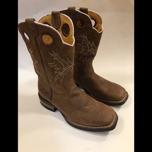 REYWELT CRAZY HORSE SQUARE TOE SHORT COWGIRL BOOTS
